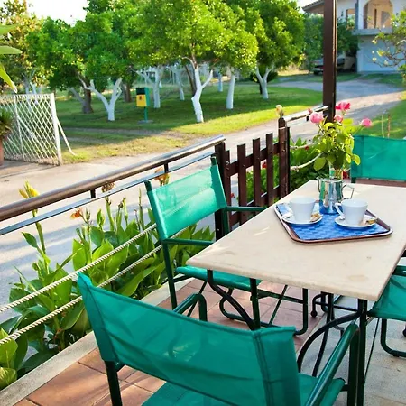 Daire One Bedroom Appartement With Enclosed Garden And Wifi At Agios Andreas *